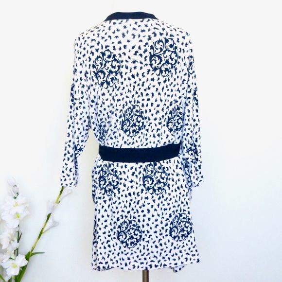 CaBi Blue White Sleepwear Robe Style 664 Charlotte Women's size small. - Picture 4 of 7